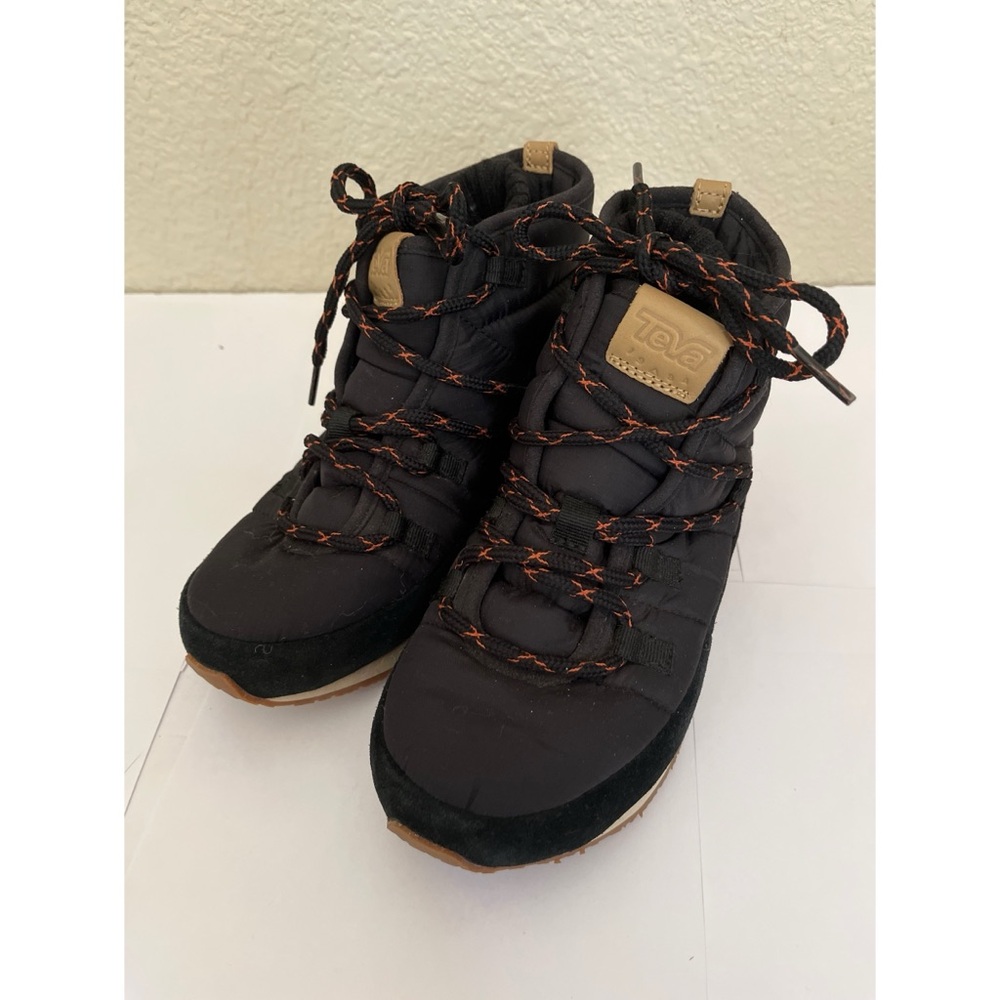 Teva Ember LaceUp Boots Women’s Size 5